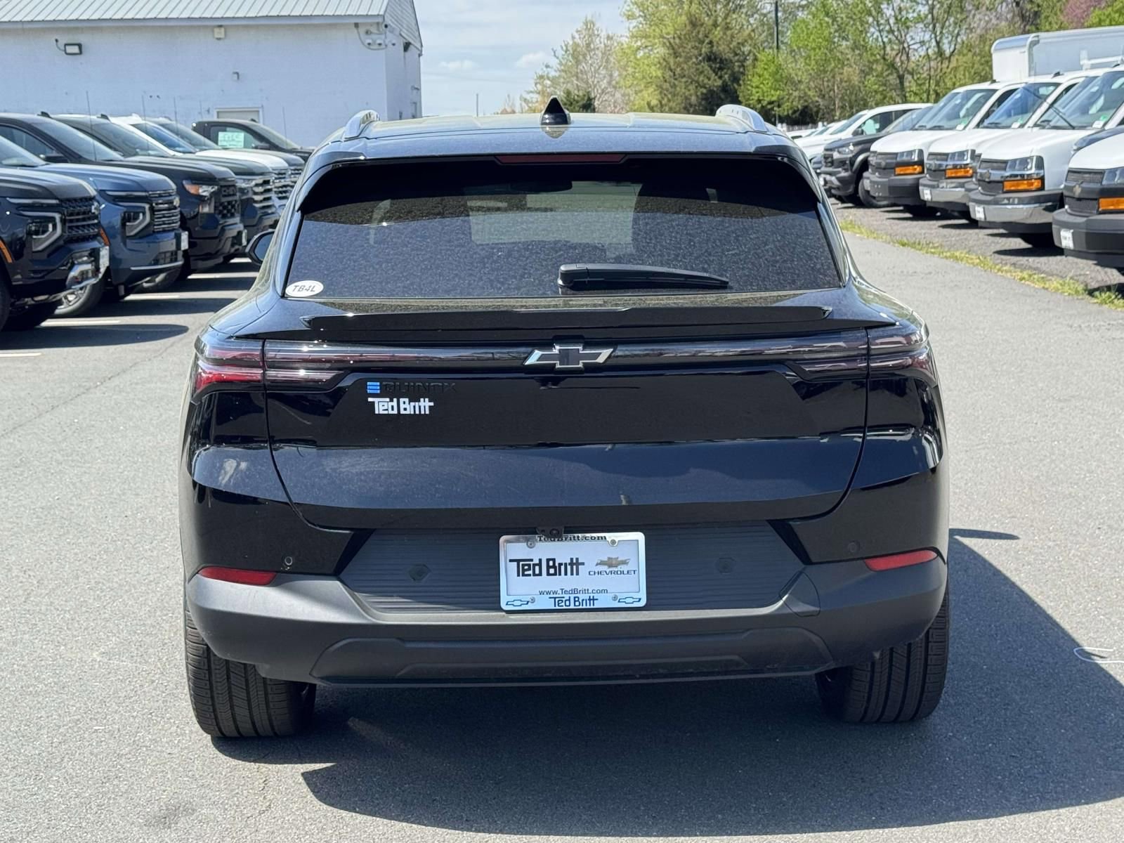 New 2026 Chevrolet Equinox EV LT w/ LPO, Blackout Package FWD image 5