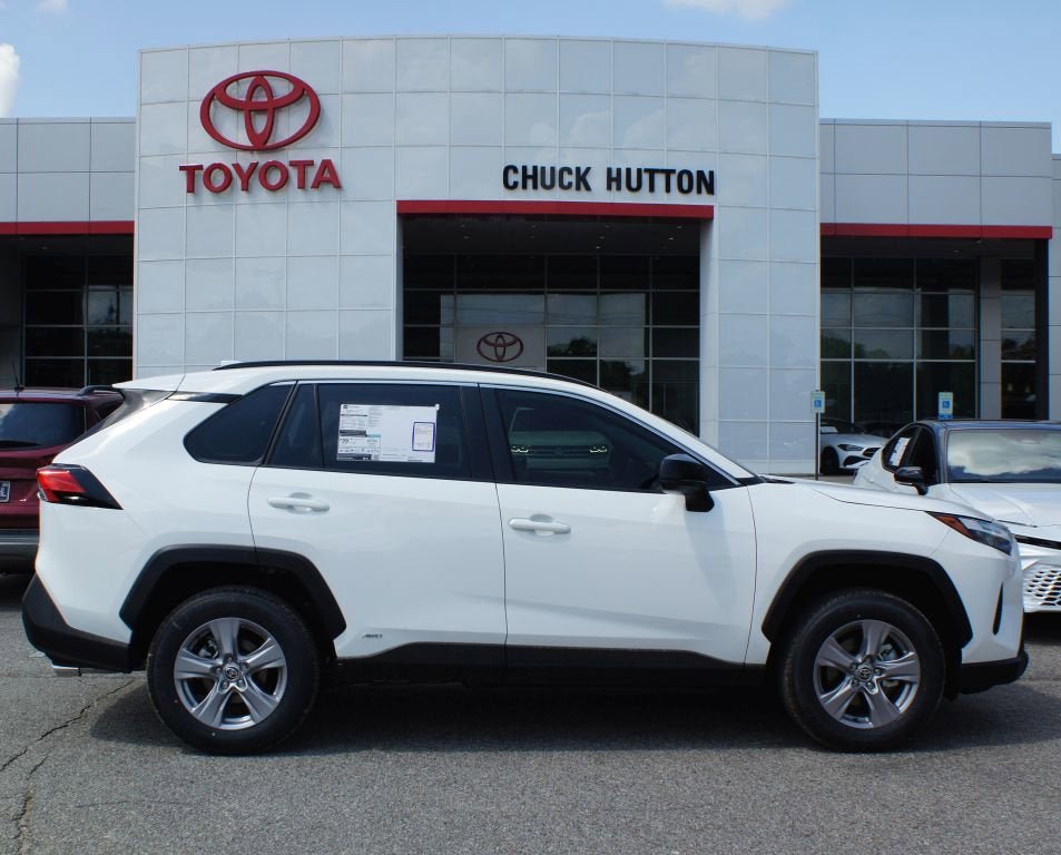 Used 2025 Toyota RAV4 LE AWD/4WD image 9