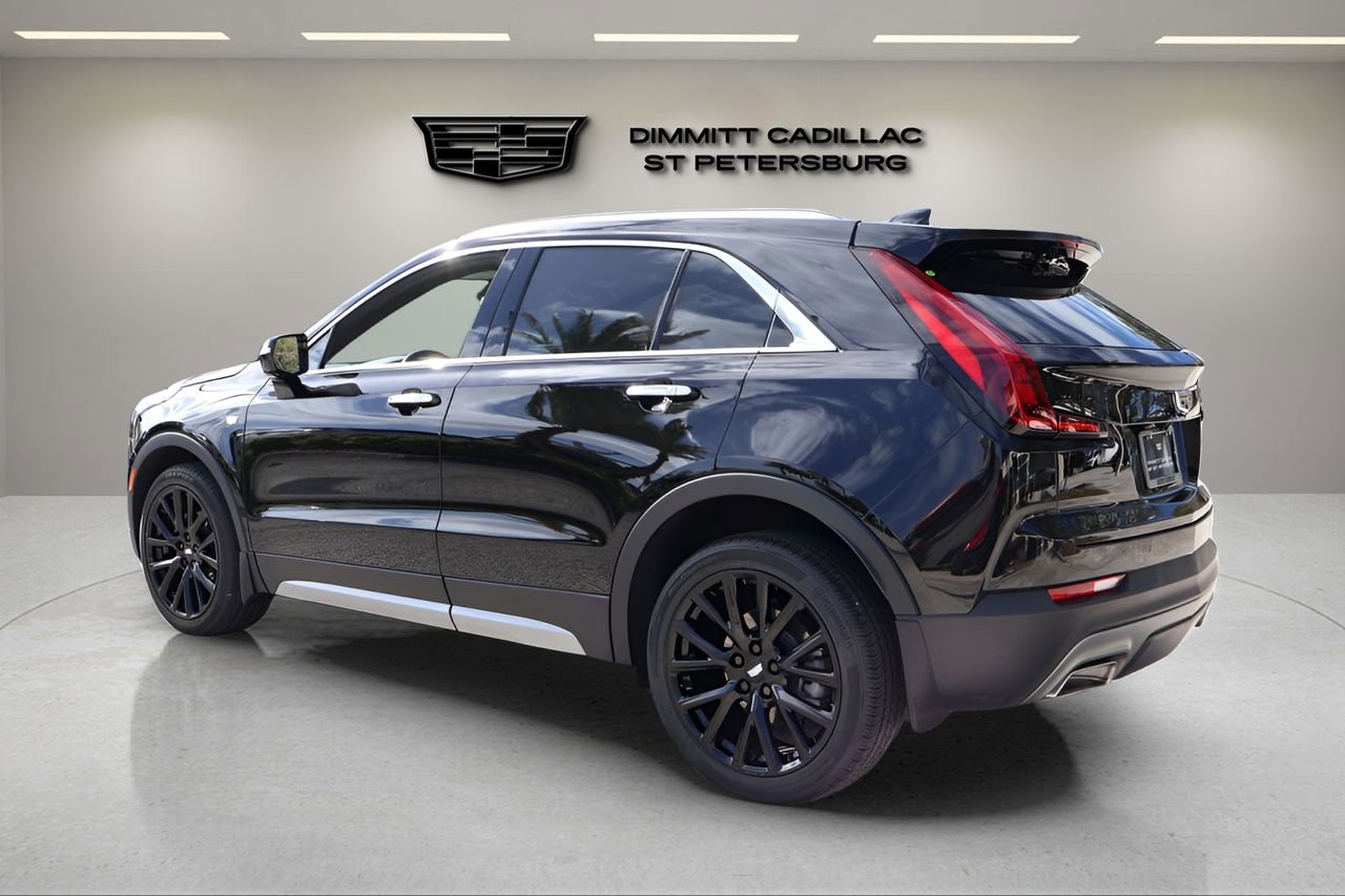 Used 2023 Cadillac XT4 Premium Luxury image 3