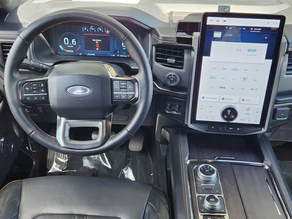 Used 2024 Ford Expedition Platinum AWD/4WD image 3