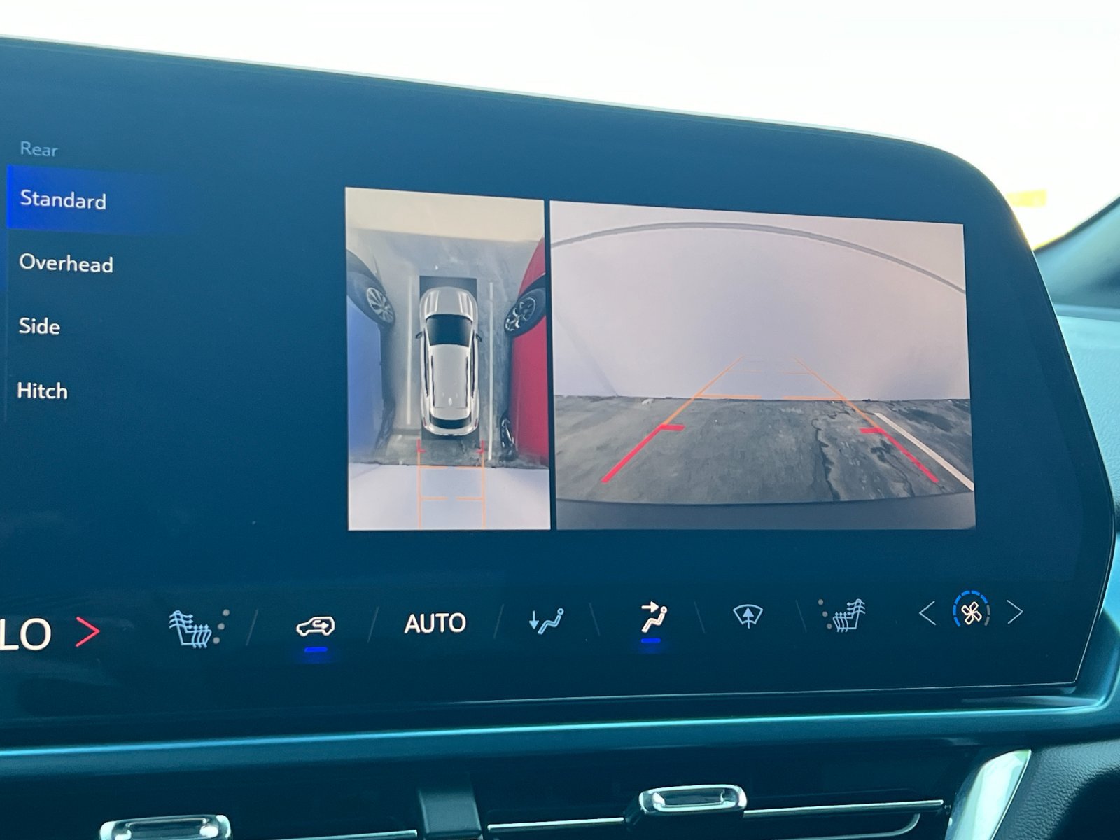 Used 2024 Chevrolet Equinox EV LT FWD image 19