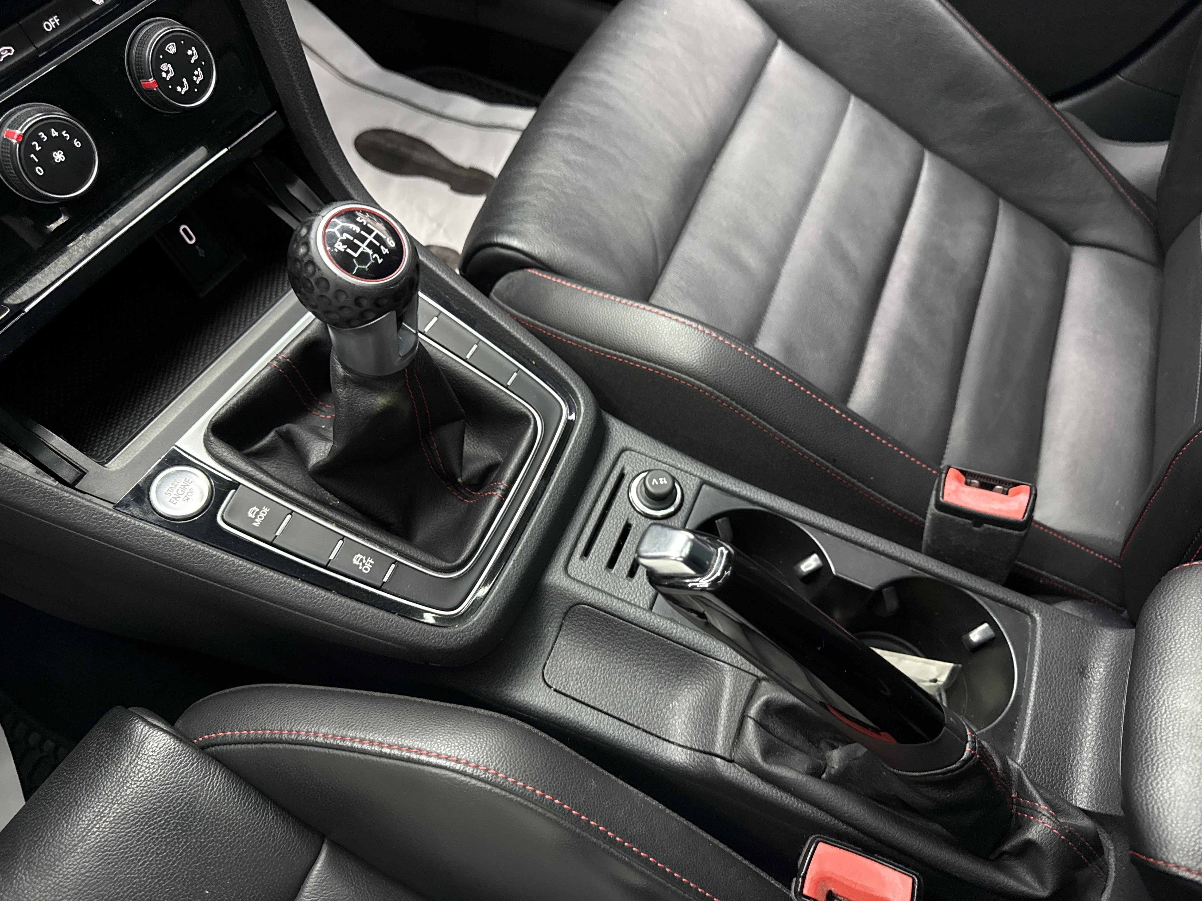 Used 2021 Volkswagen GTI SE FWD image 18