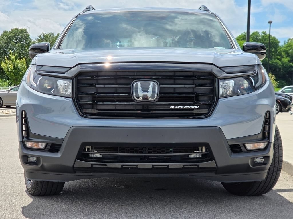 Used 2025 Honda Passport Black Edition image 3