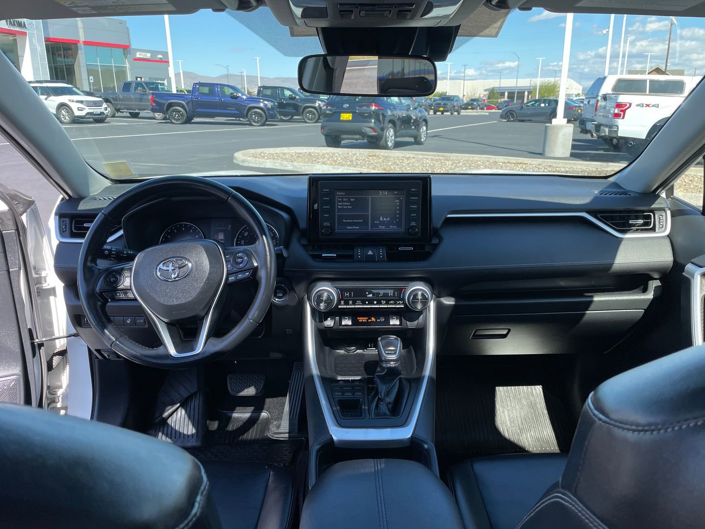 Used 2019 Toyota RAV4 XLE Premium w/ Cold Weather Package AWD/4WD image 33