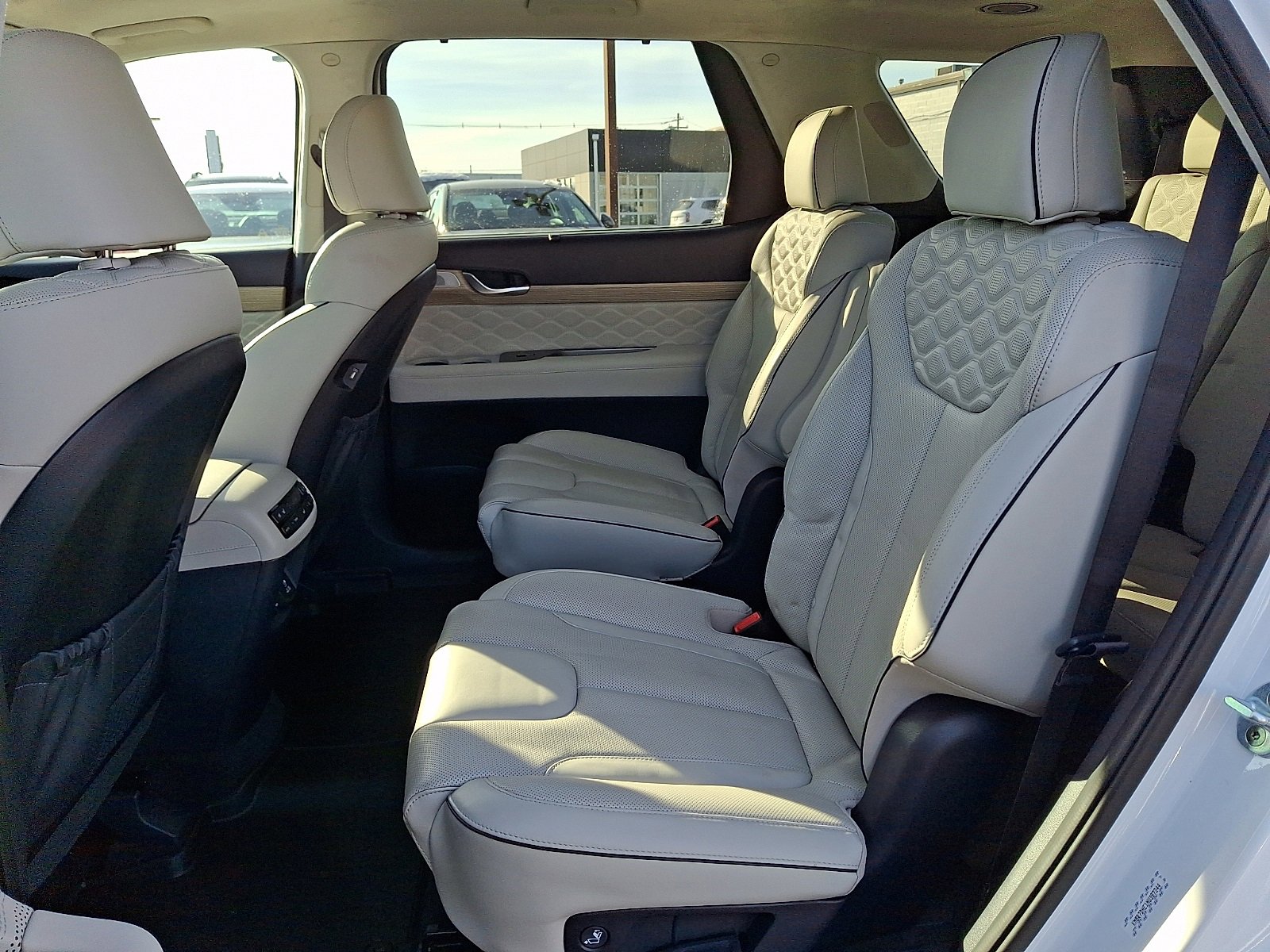 Used 2022 Hyundai Palisade Calligraphy image 11