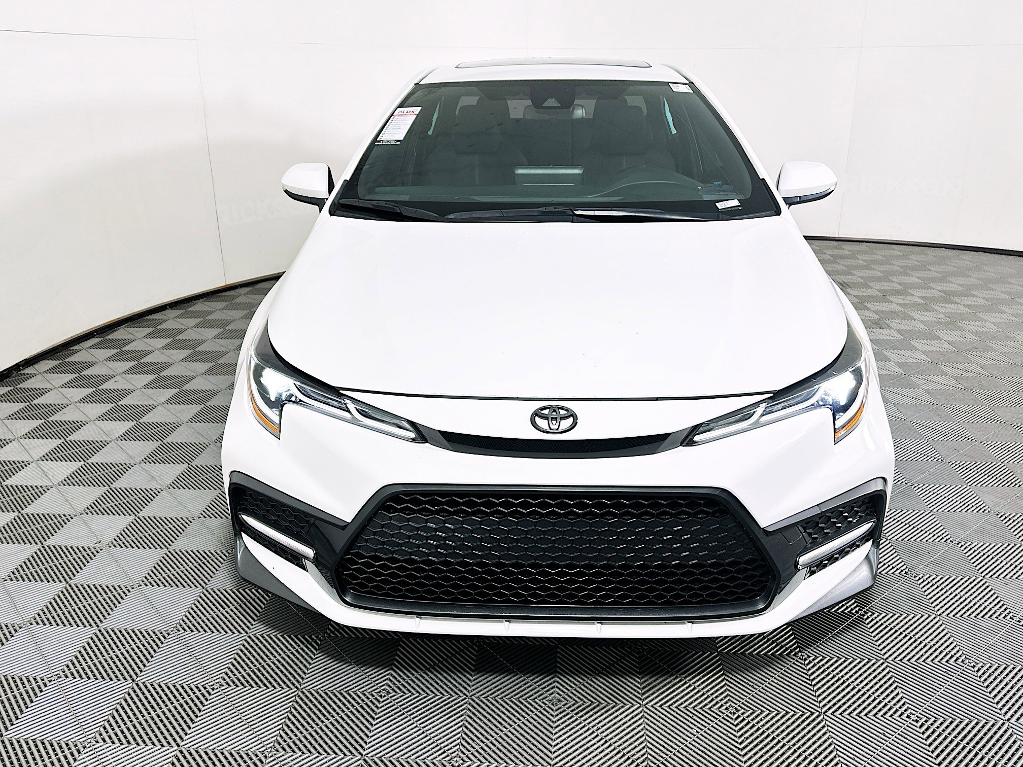 Used 2022 Toyota Corolla SE FWD image 8