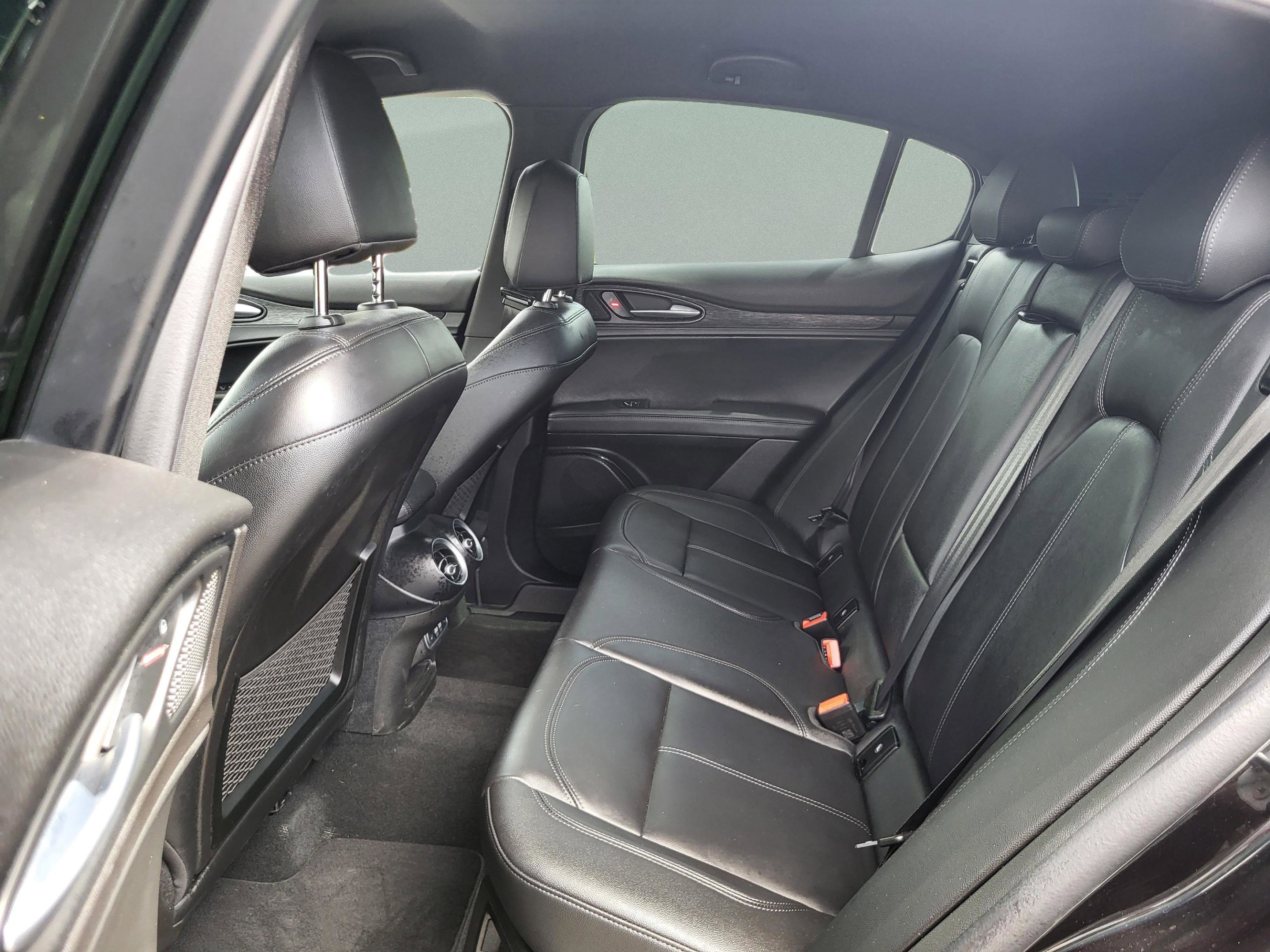 Used 2024 Alfa Romeo Stelvio Sprint image 39