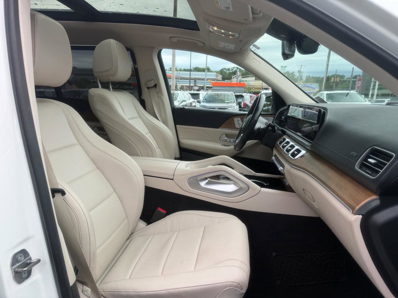 Used 2021 Mercedes-Benz GLS 450 4MATIC image 24
