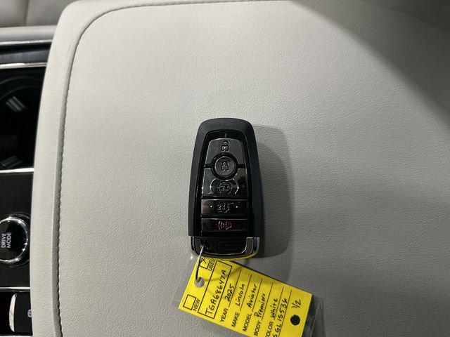 Used 2025 Lincoln Aviator AWD w/ Equipment Group 101A image 36