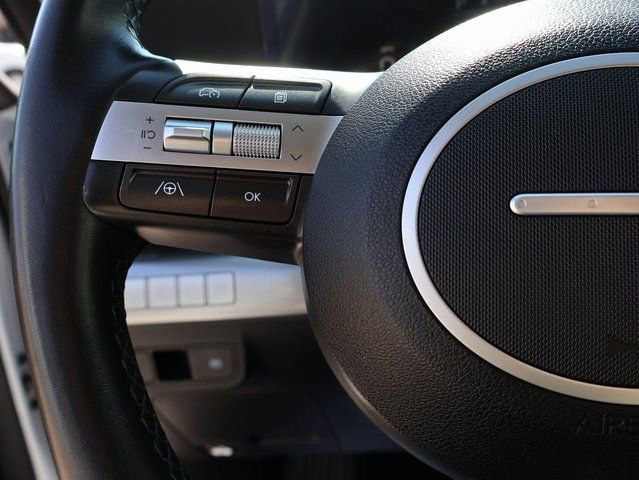 Used 2025 Hyundai Kona SEL image 36