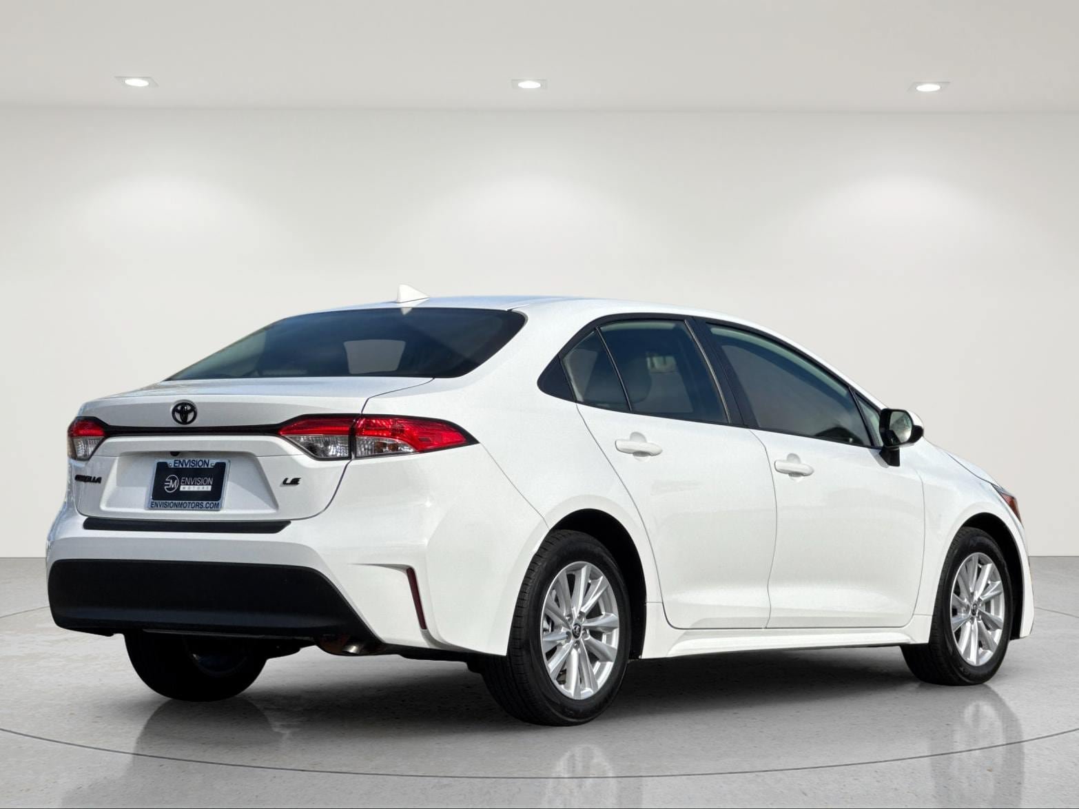 Used 2026 Toyota Corolla LE w/ LE Premium Package FWD image 6