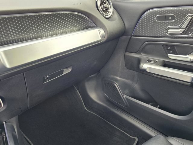 Used 2024 Mercedes-Benz GLB 250 image 28