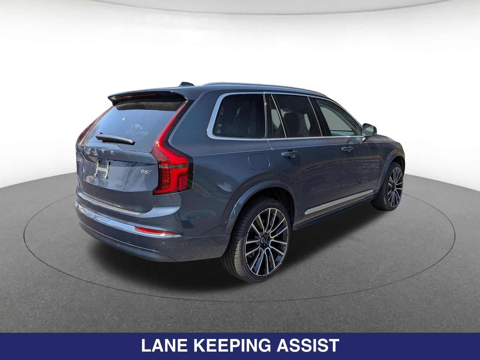 New 2026 Volvo XC90 B6 Plus w/ Protection Package Premier AWD/4WD image 5