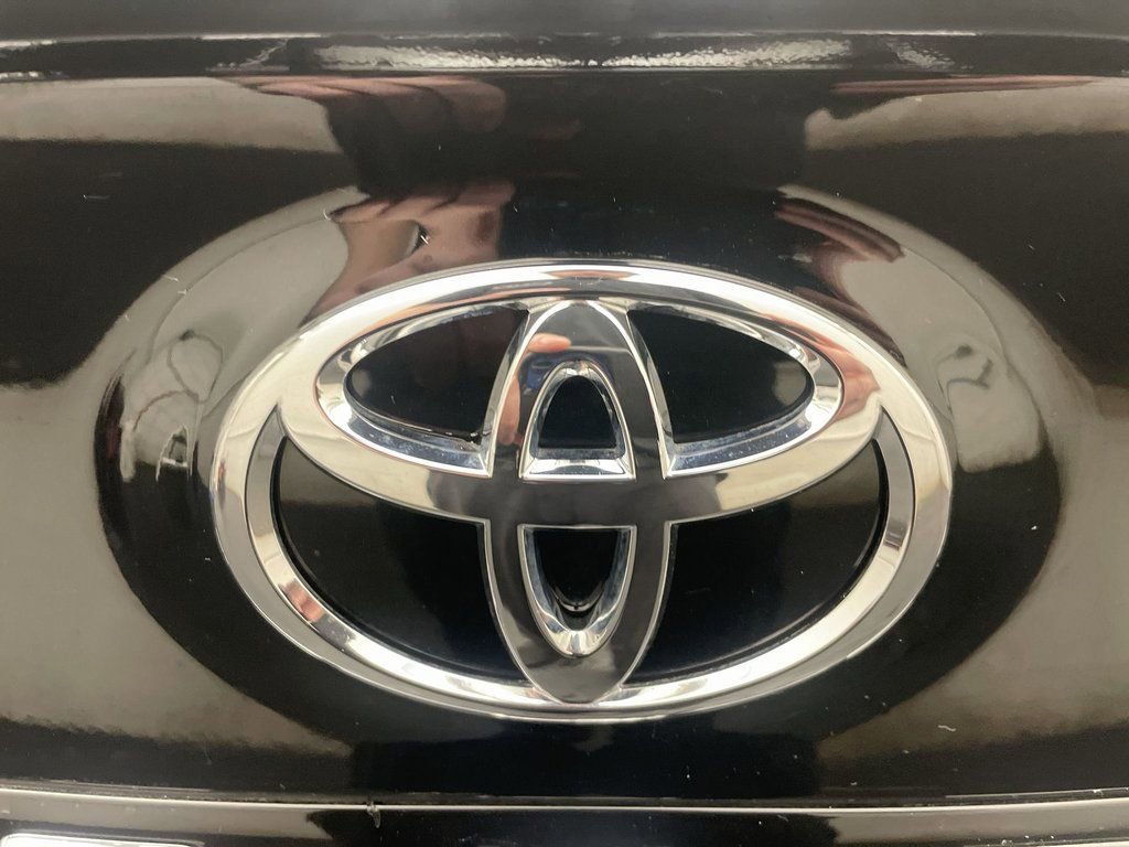 Used 2022 Toyota Camry SE w/ Convenience Package image 24