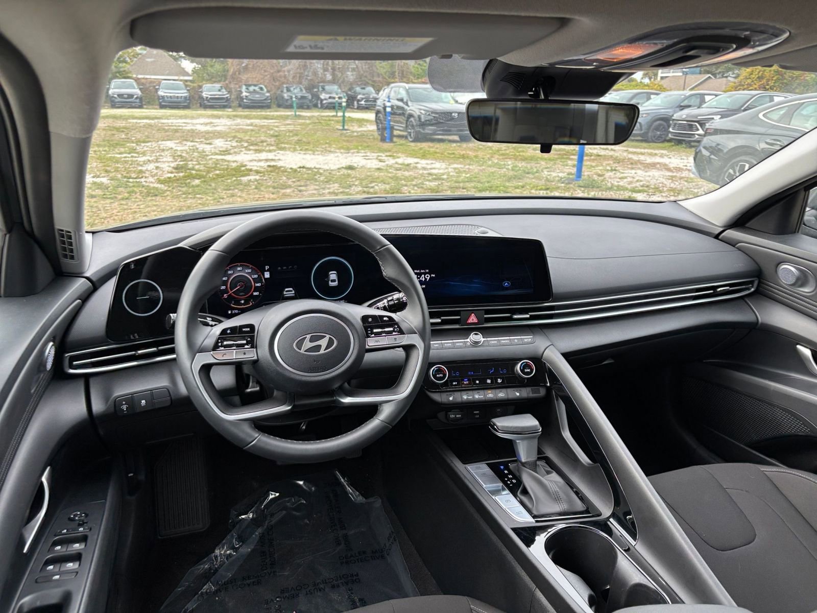 Used 2025 Hyundai Elantra SEL image 34