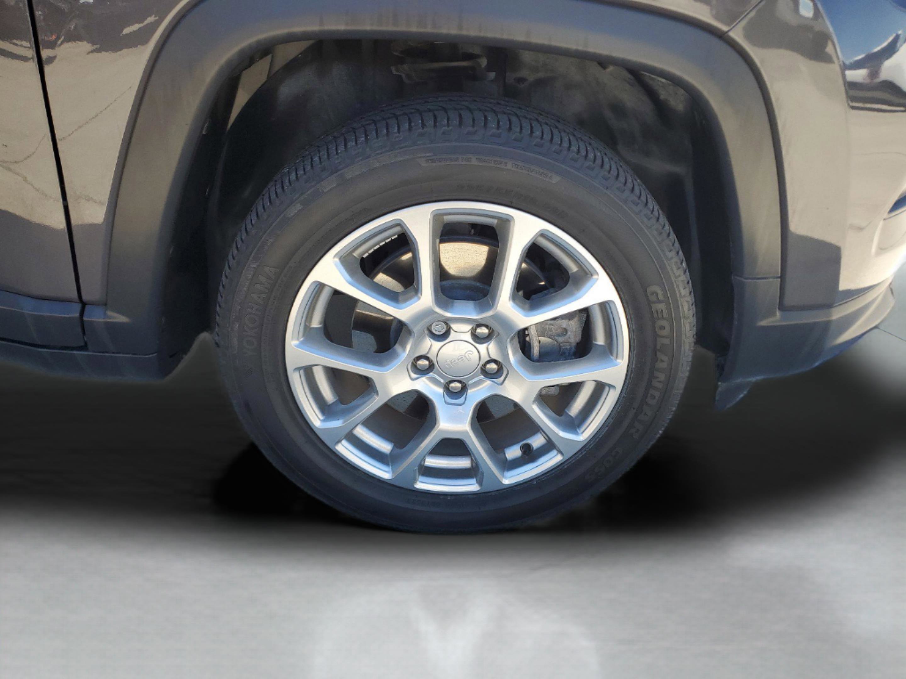 Certified 2024 Jeep Compass Latitude image 6