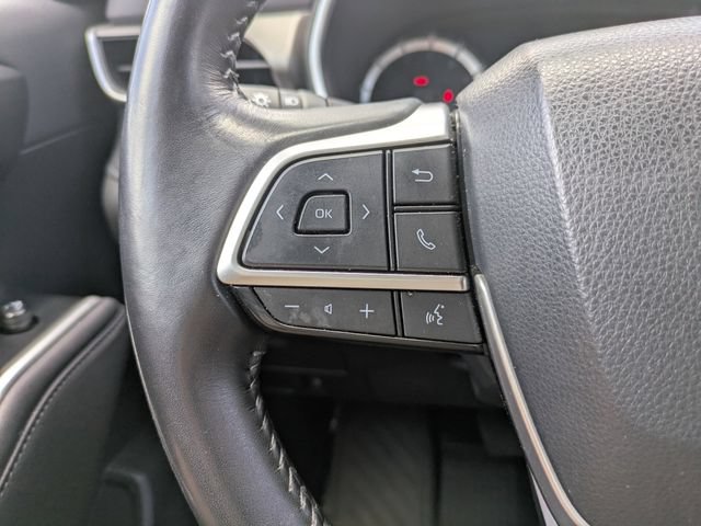 Used 2023 Toyota Highlander XLE AWD/4WD image 28