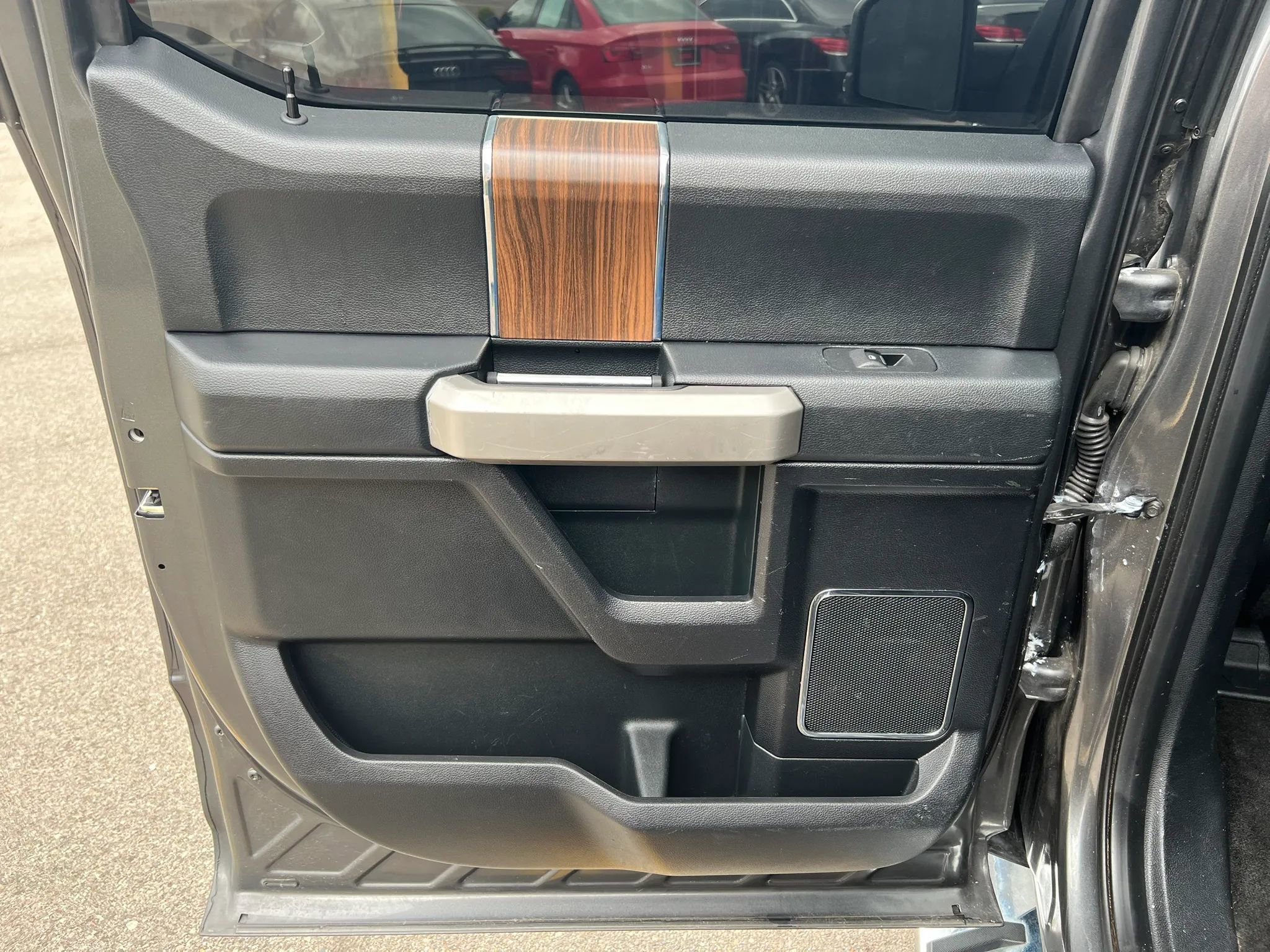 Used 2015 Ford F150 Lariat w/ Equipment Group 502A Luxury image 30