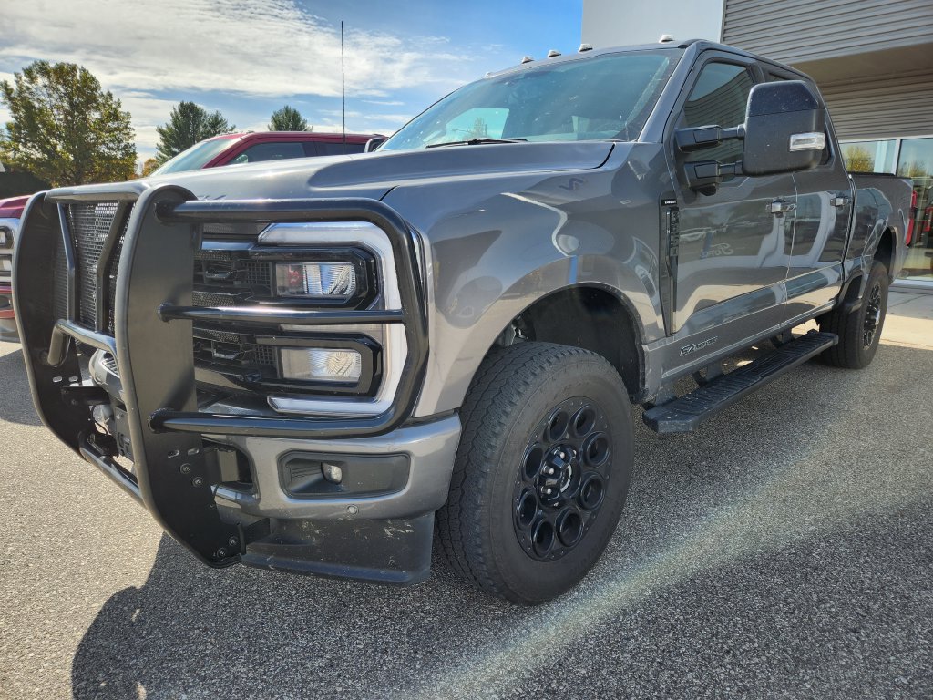 Used 2024 Ford F350 Lariat w/ Lariat Ultimate Package AWD/4WD image 3