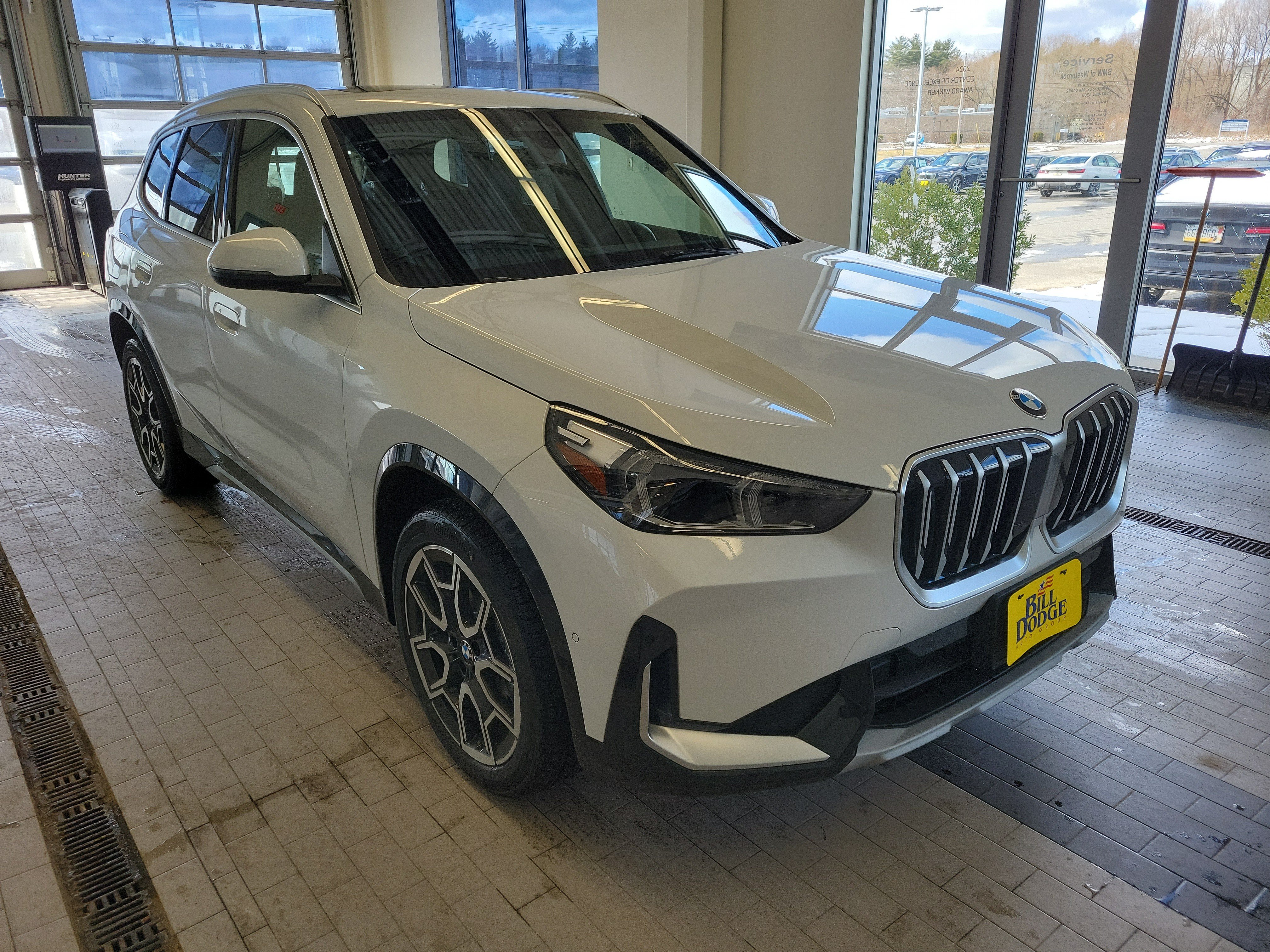 Used 2026 BMW X1 xDrive28i w/ Convenience Package AWD/4WD image 3
