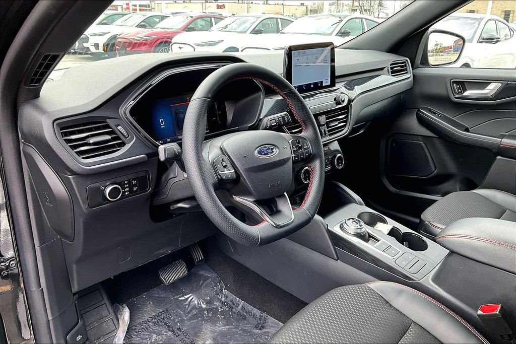 Certified 2025 Ford Escape ST-Line AWD/4WD image 13