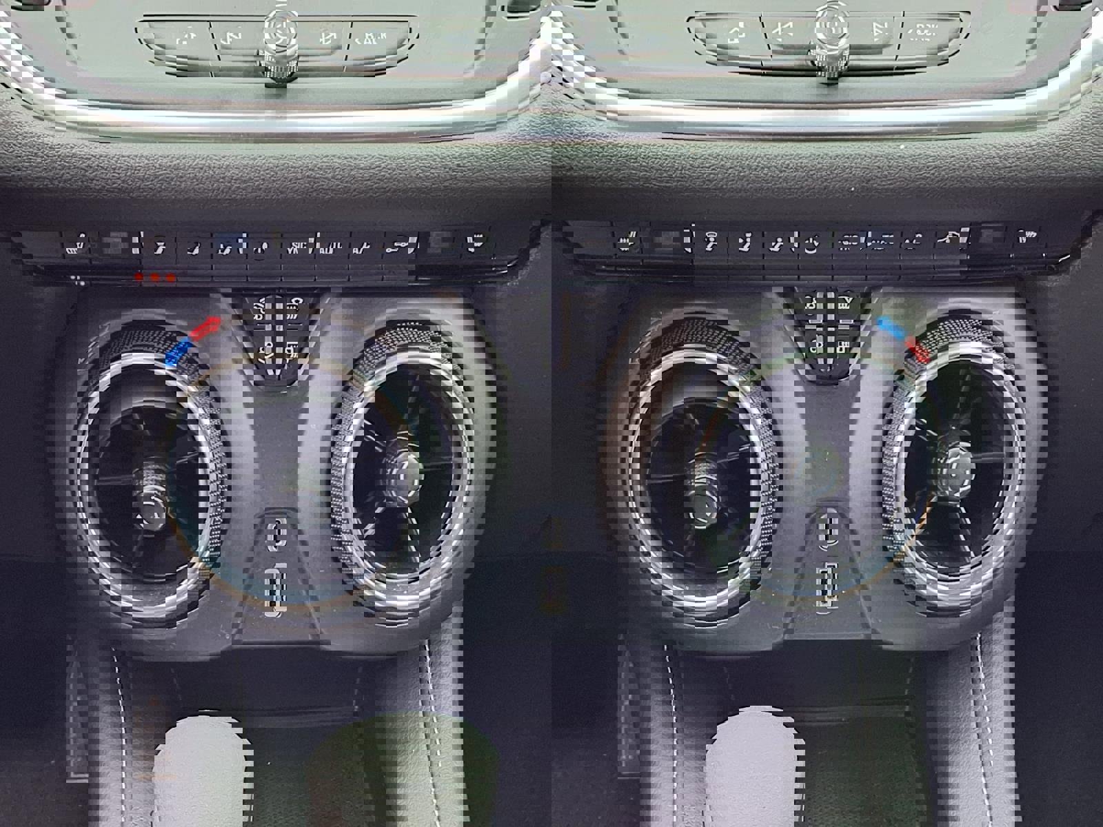 Used 2025 Chevrolet Blazer LT image 13