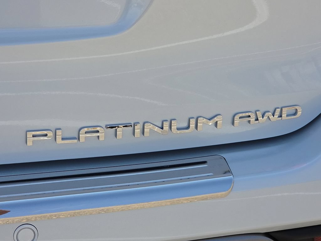 New 2026 Toyota Highlander Platinum AWD/4WD image 12