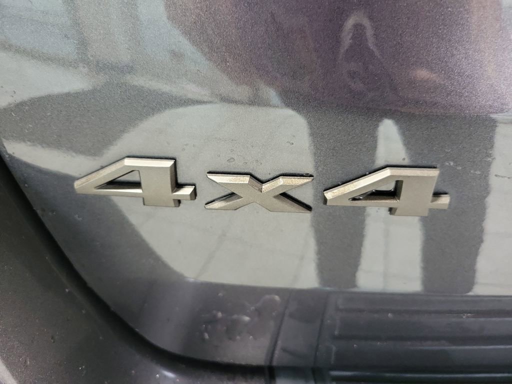 Used 2016 Jeep Grand Cherokee Laredo 75th Anniversary image 8