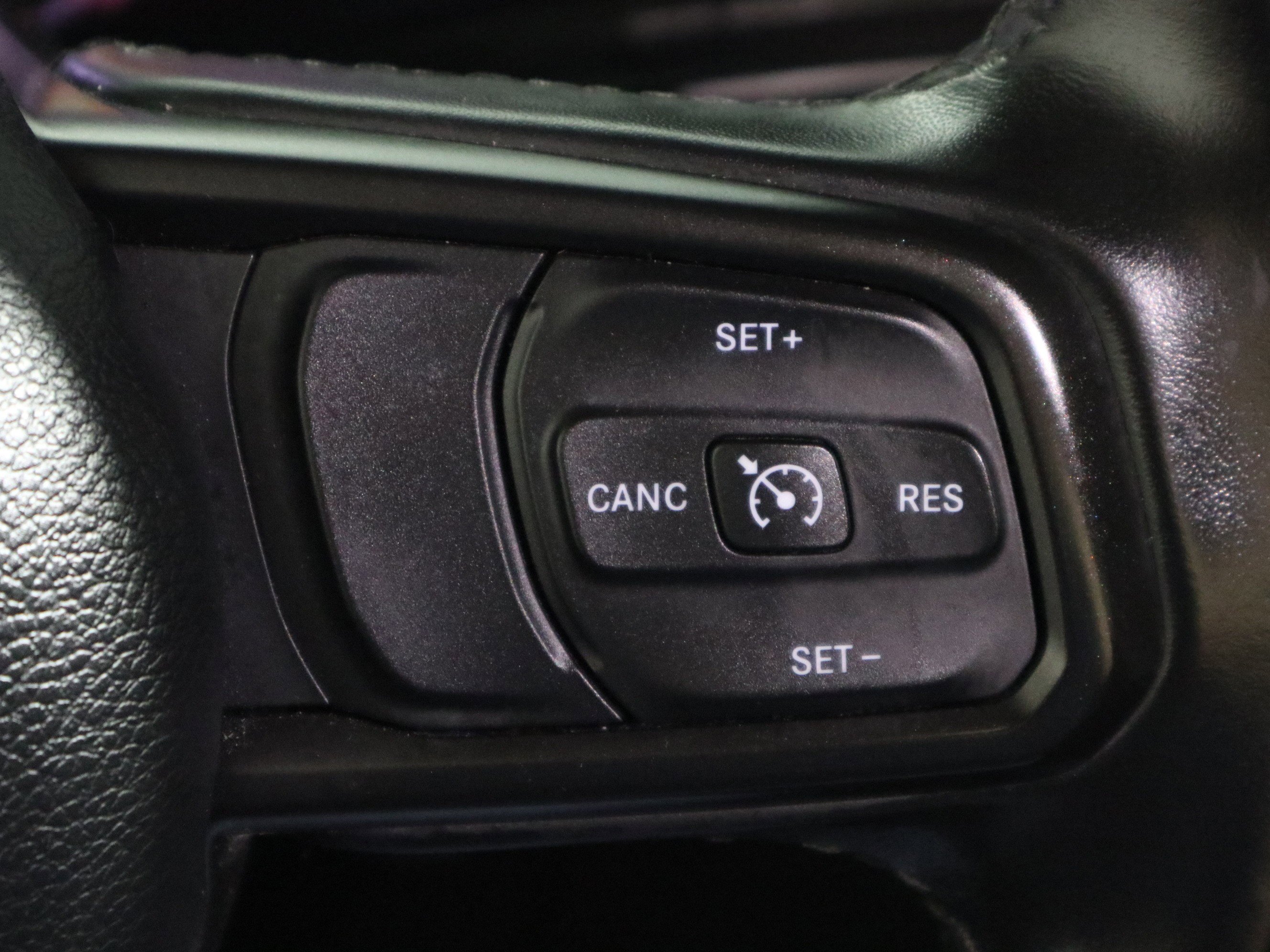 Used 2022 Jeep Gladiator Sport image 29