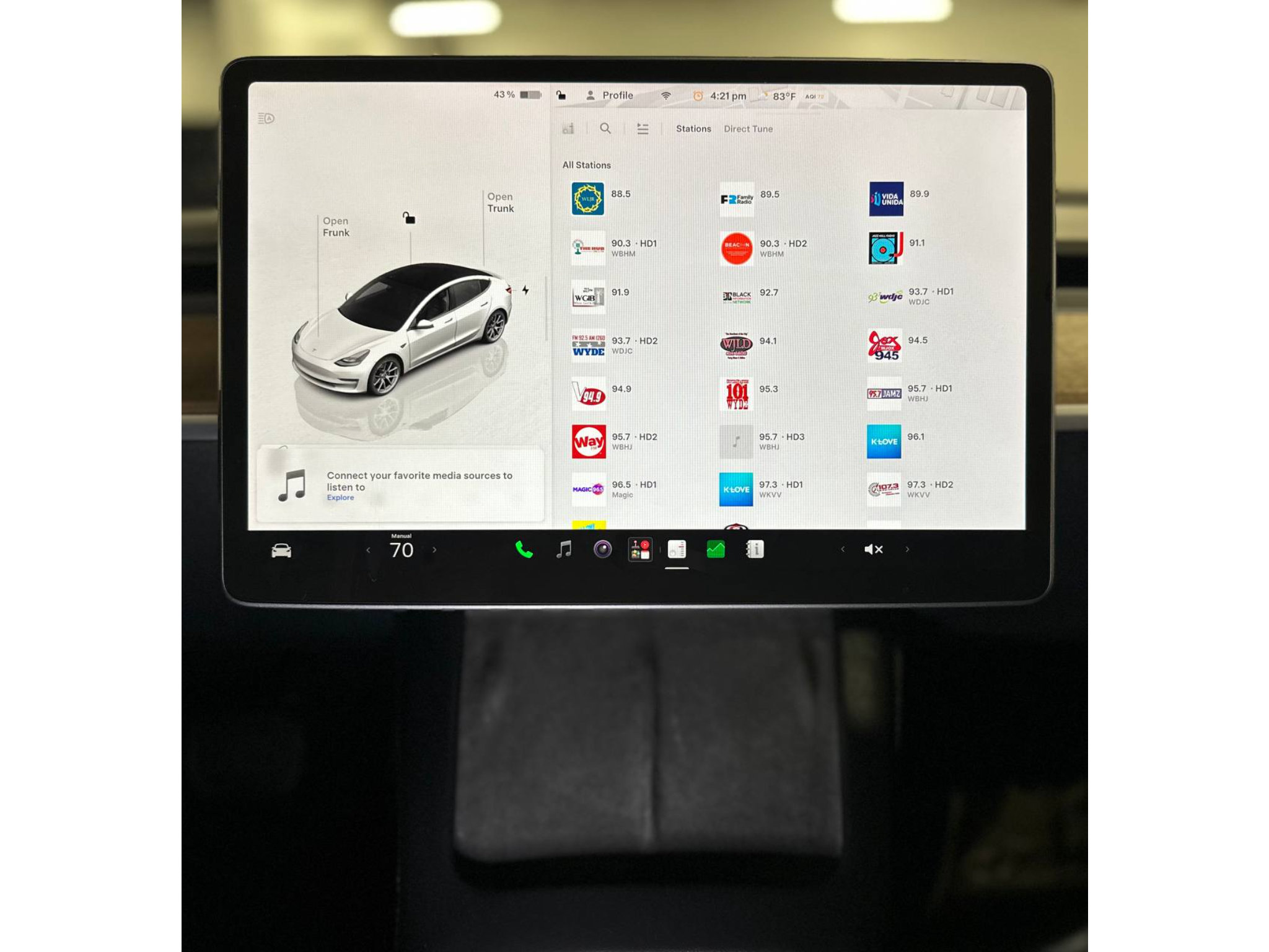 Used 2023 Tesla Model 3 Standard Range RWD image 32