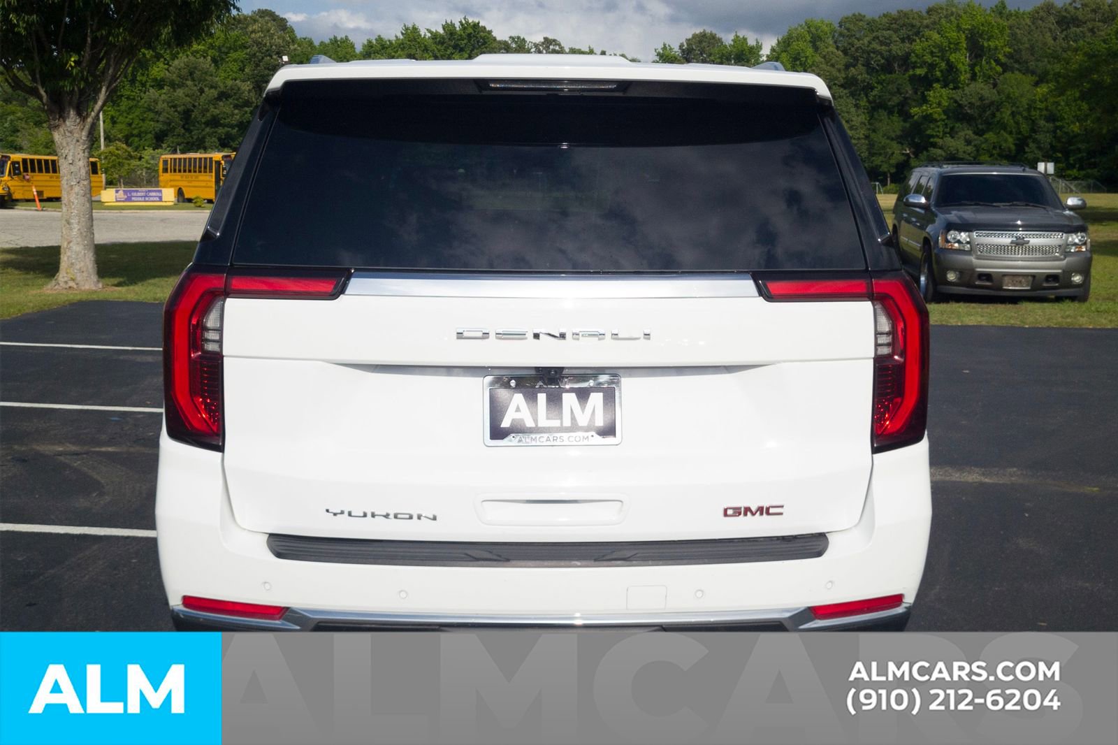 Used 2025 GMC Yukon XL Denali AWD/4WD image 7