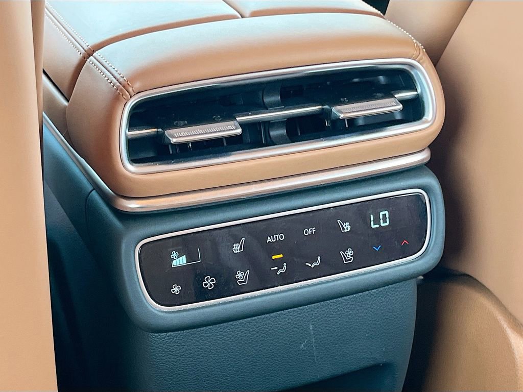 Used 2025 Genesis GV80 3.5T Prestige image 26