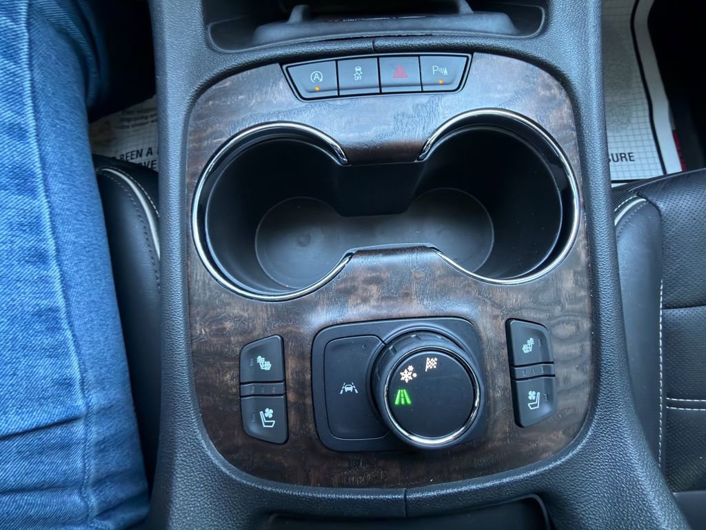 Certified 2020 GMC Acadia Denali w/ Technology Package image 26