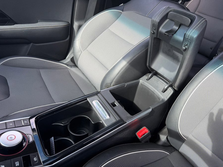 Used 2020 Kia Niro EX w/ Cold Weather Package image 29