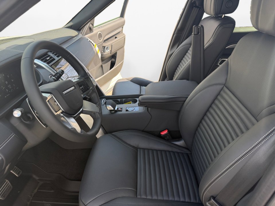 New 2026 Land Rover Discovery Limited Edition AWD/4WD image 9