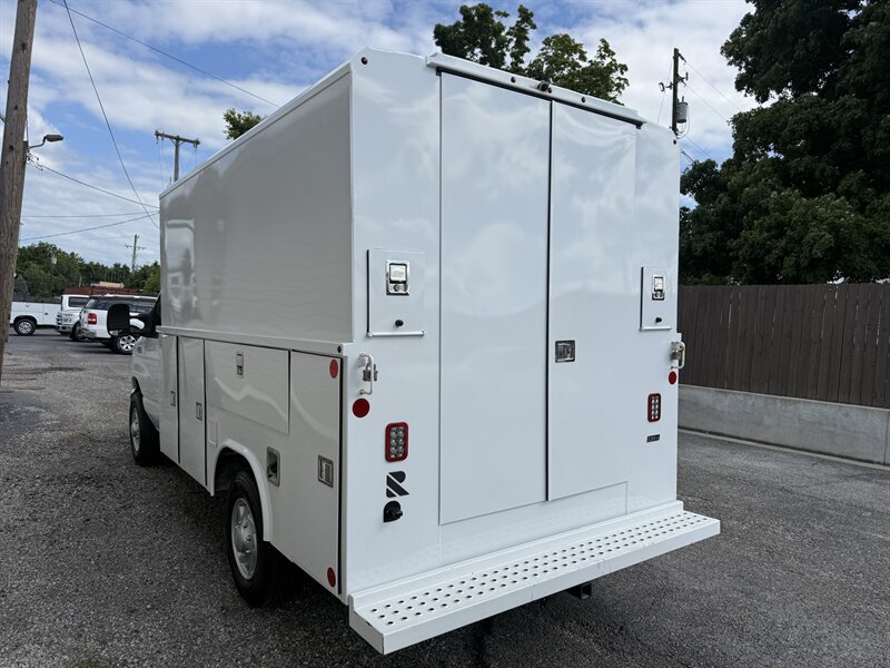 Used 2023 Ford E-350 and Econoline 350 Super Duty w/ Power Windows & Locks Group RWD image 17