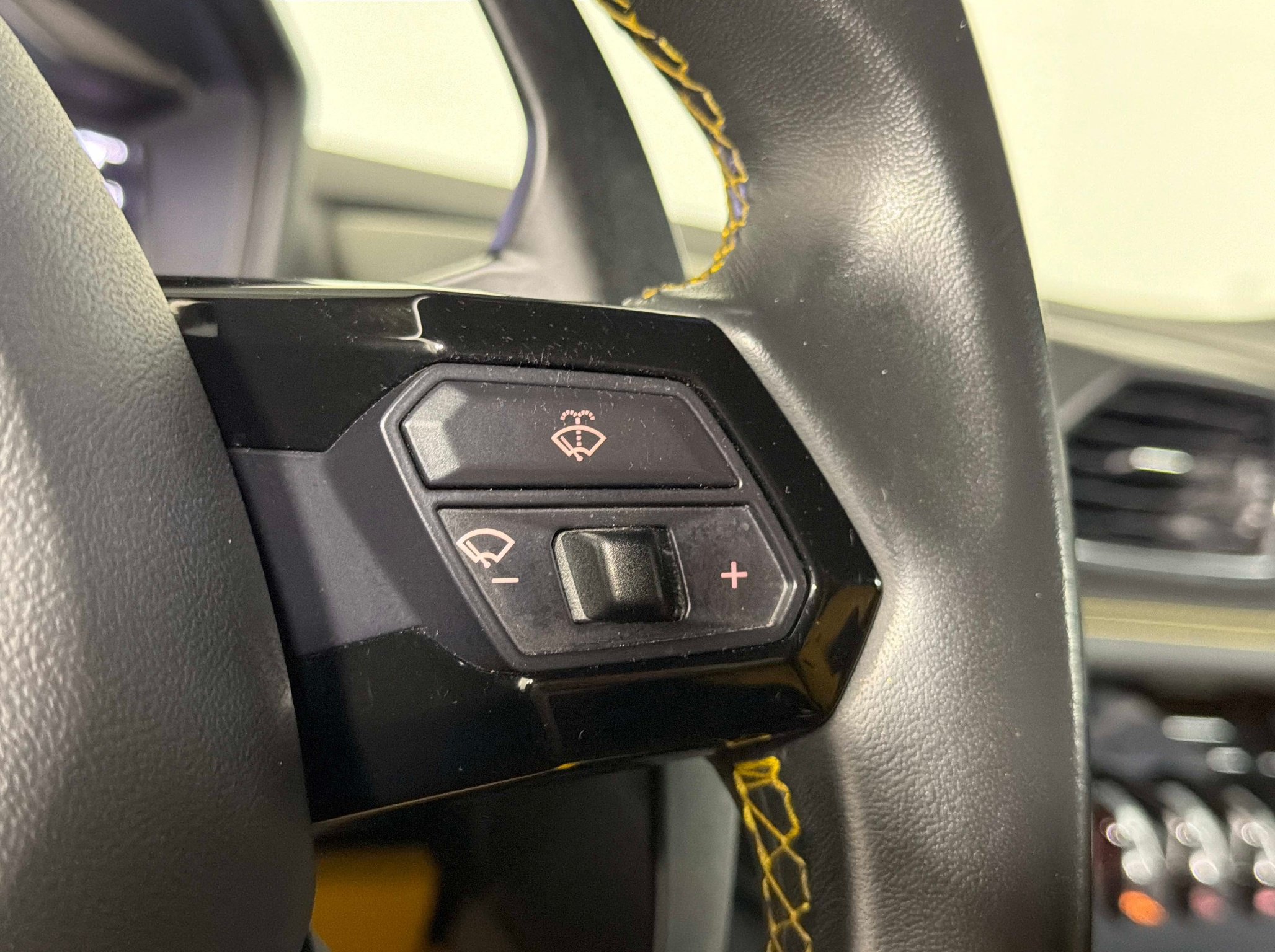 Used 2023 Lamborghini Huracan EVO RWD image 37