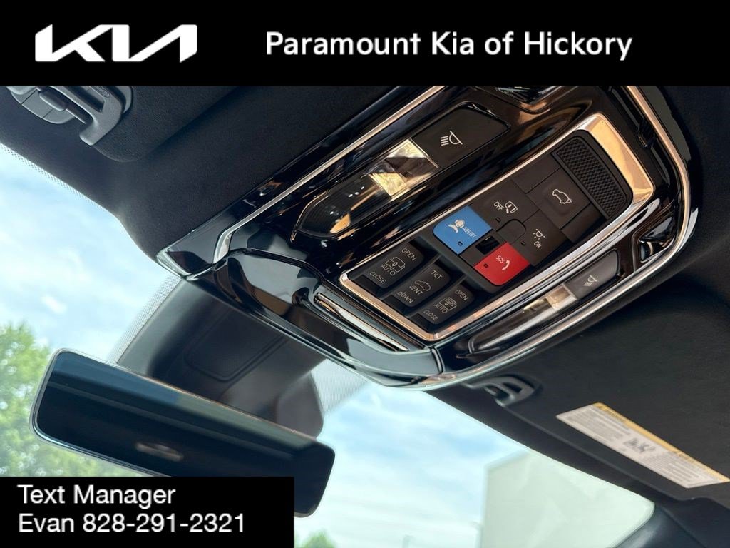 Used 2022 Jeep Grand Wagoneer Series III AWD/4WD image 35