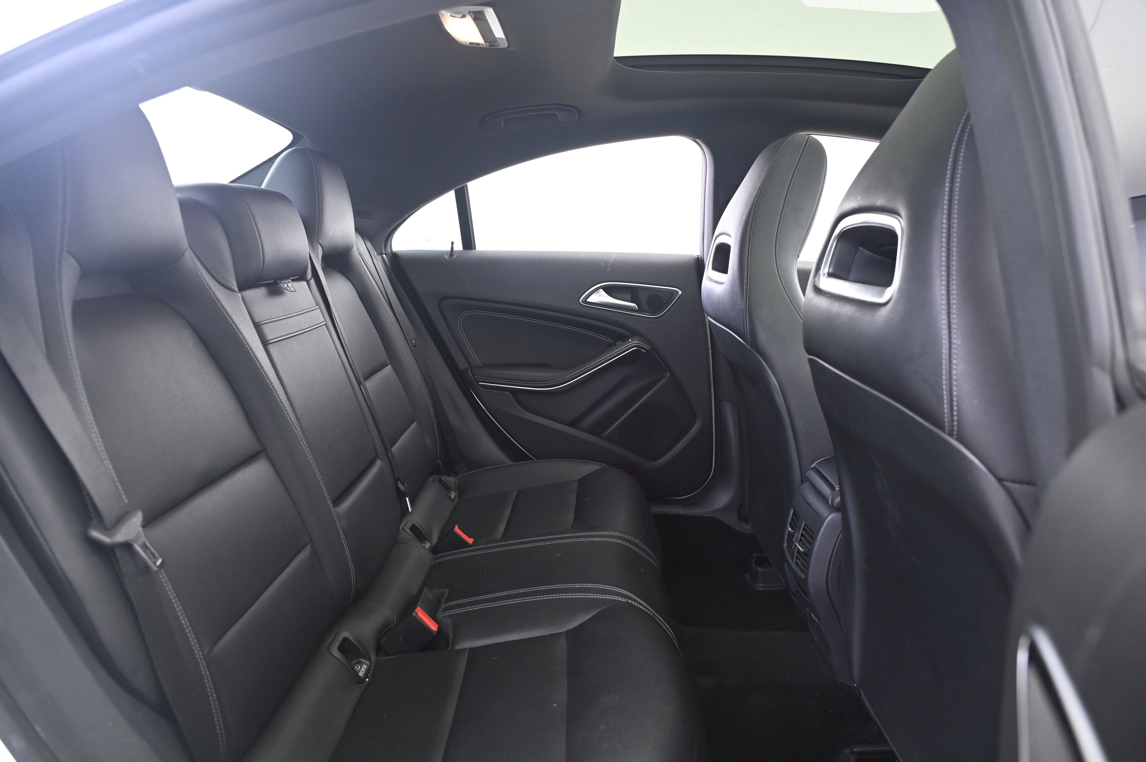 Used 2018 Mercedes-Benz CLA 250 4MATIC image 18