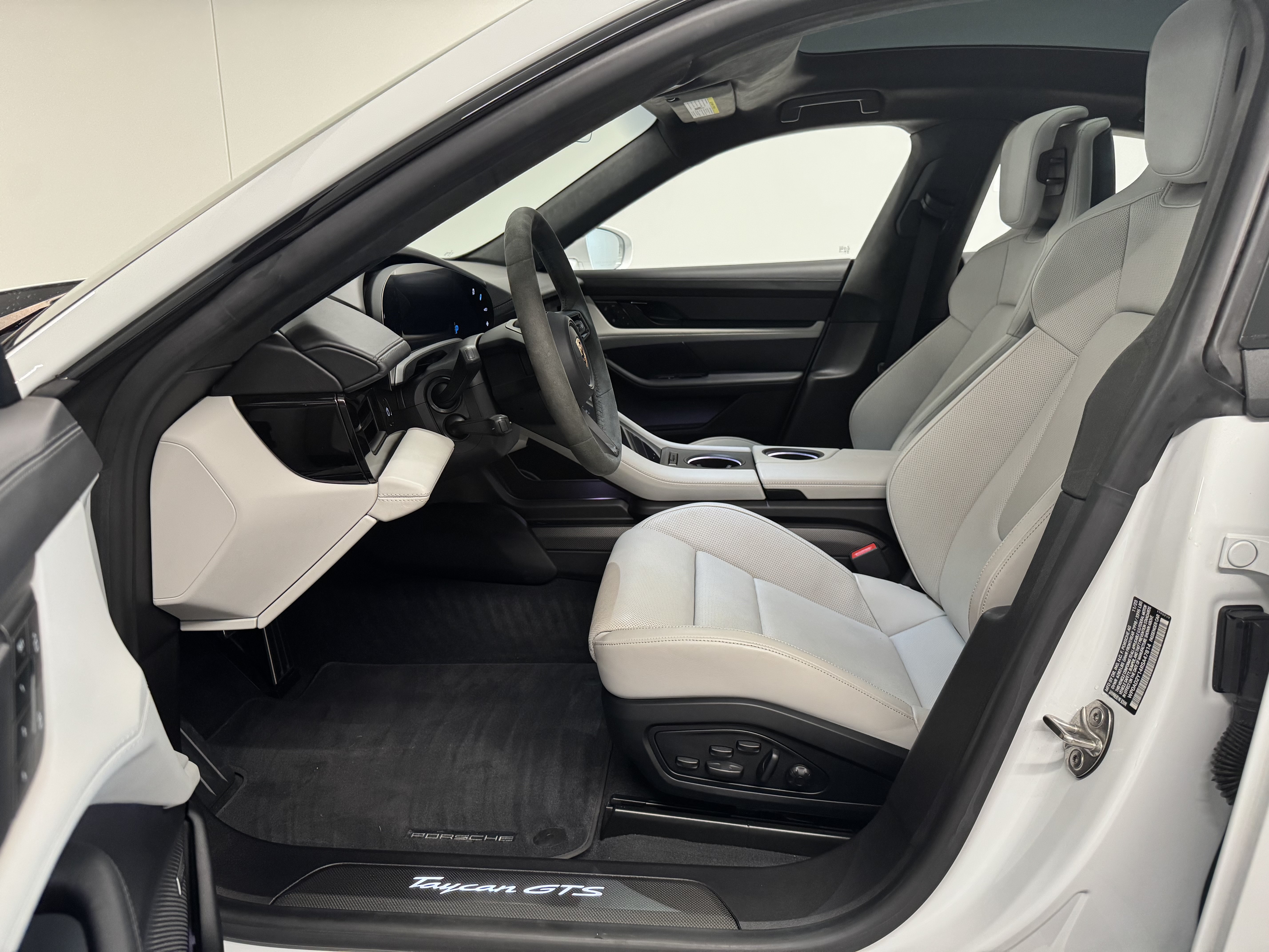 Used 2024 Porsche Taycan GTS w/ Technology Package AWD/4WD image 8