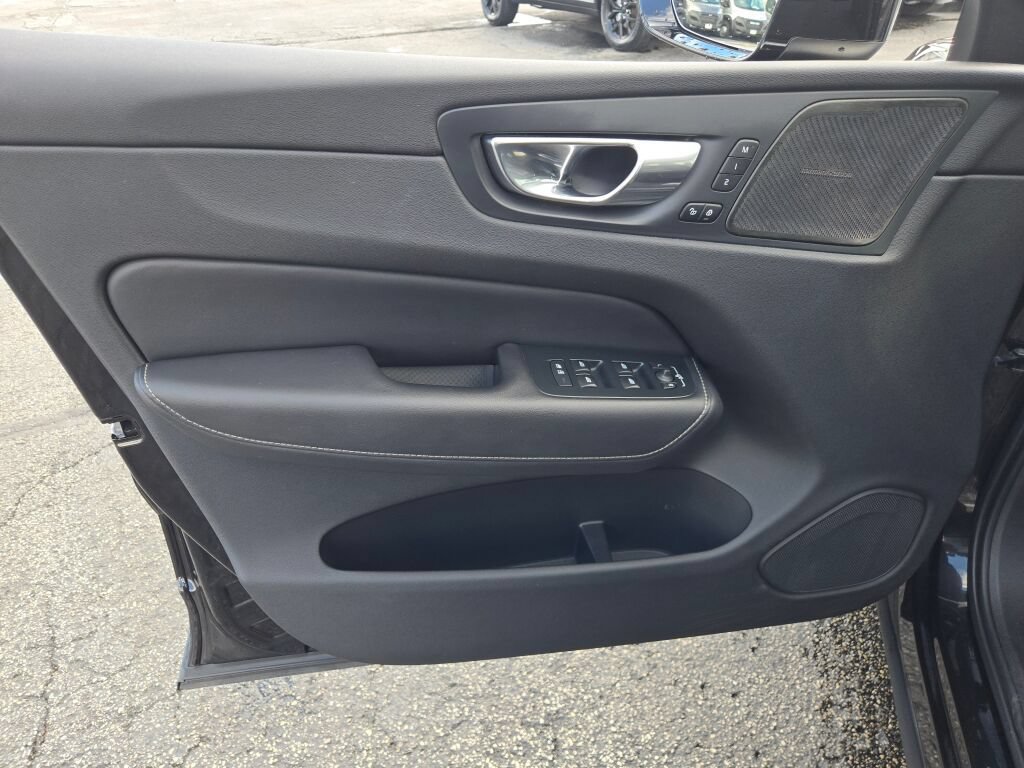 Used 2019 Volvo XC60 T8 Inscription AWD/4WD image 28