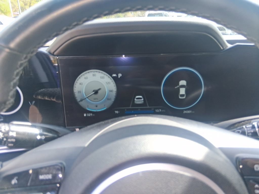 Used 2022 Hyundai Elantra Limited w/ Winter Weather Package image 14