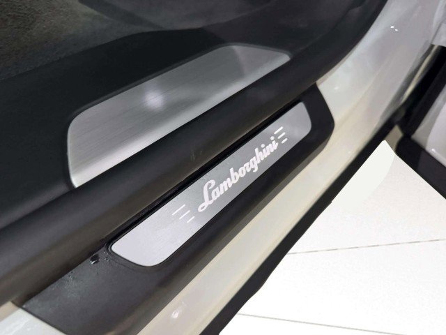 Used 2019 Lamborghini Urus image 63