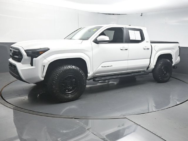 Used 2024 Toyota Tacoma SR5 w/ SR5 Upgrade Package RWD image 4