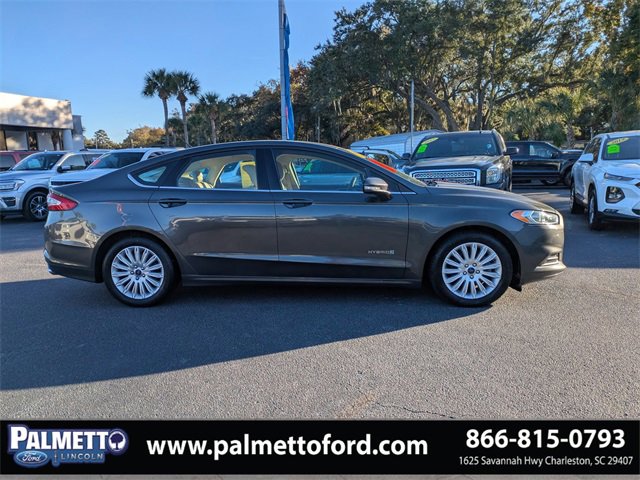 Used 2015 Ford Fusion SE image 3