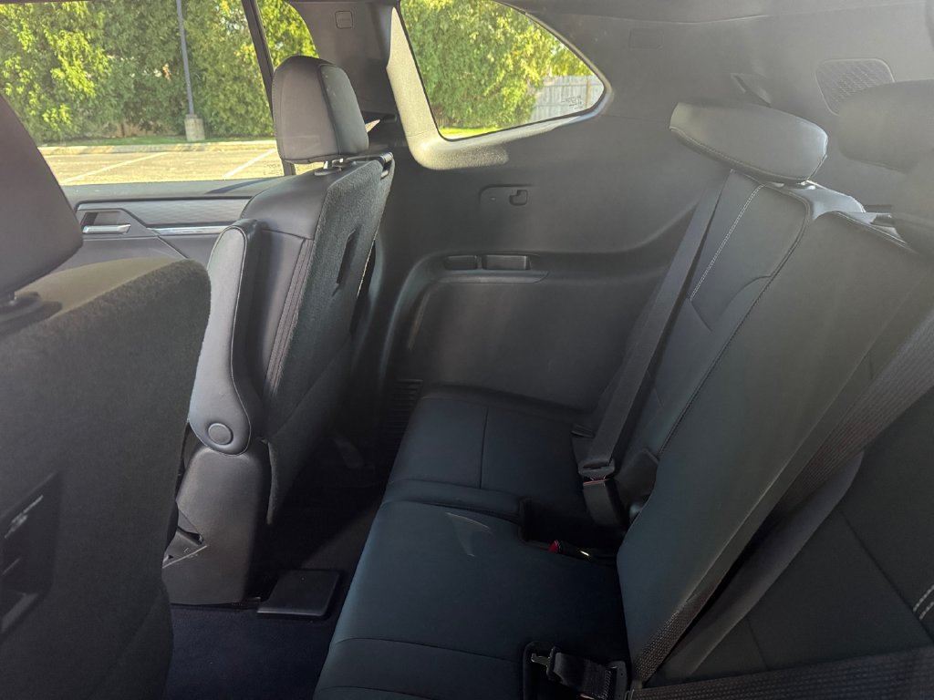 Used 2024 GMC Acadia Elevation w/ Luxury Package AWD/4WD image 18