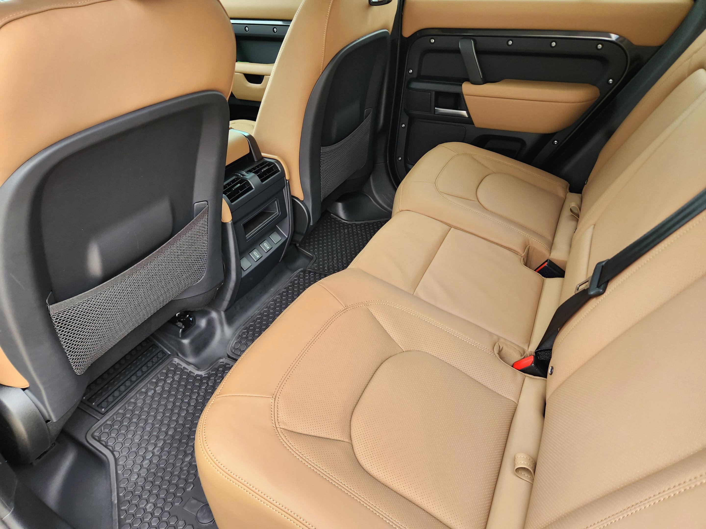 New 2026 Land Rover Defender 110 X-Dynamic SE AWD/4WD image 27