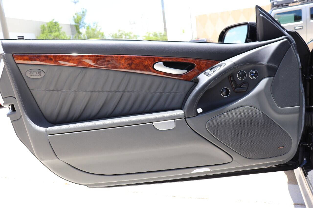 Used 2005 Mercedes-Benz SL 600 image 16