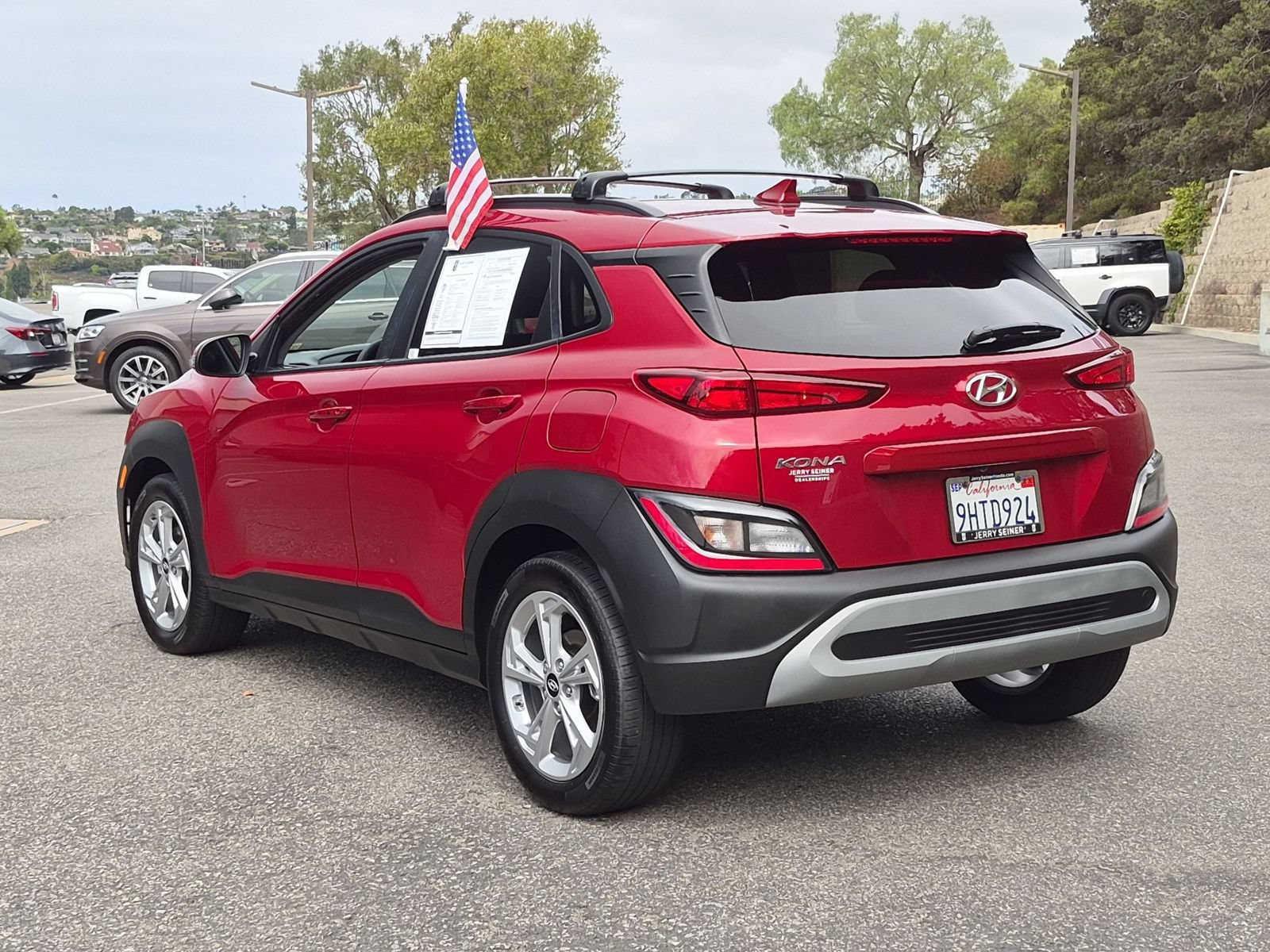 Used 2023 Hyundai Kona SEL FWD image 3