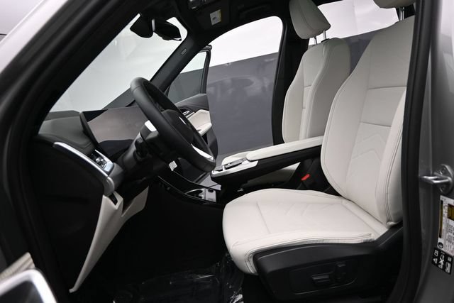 New 2026 BMW X1 xDrive28i w/ Technology Package AWD/4WD image 17